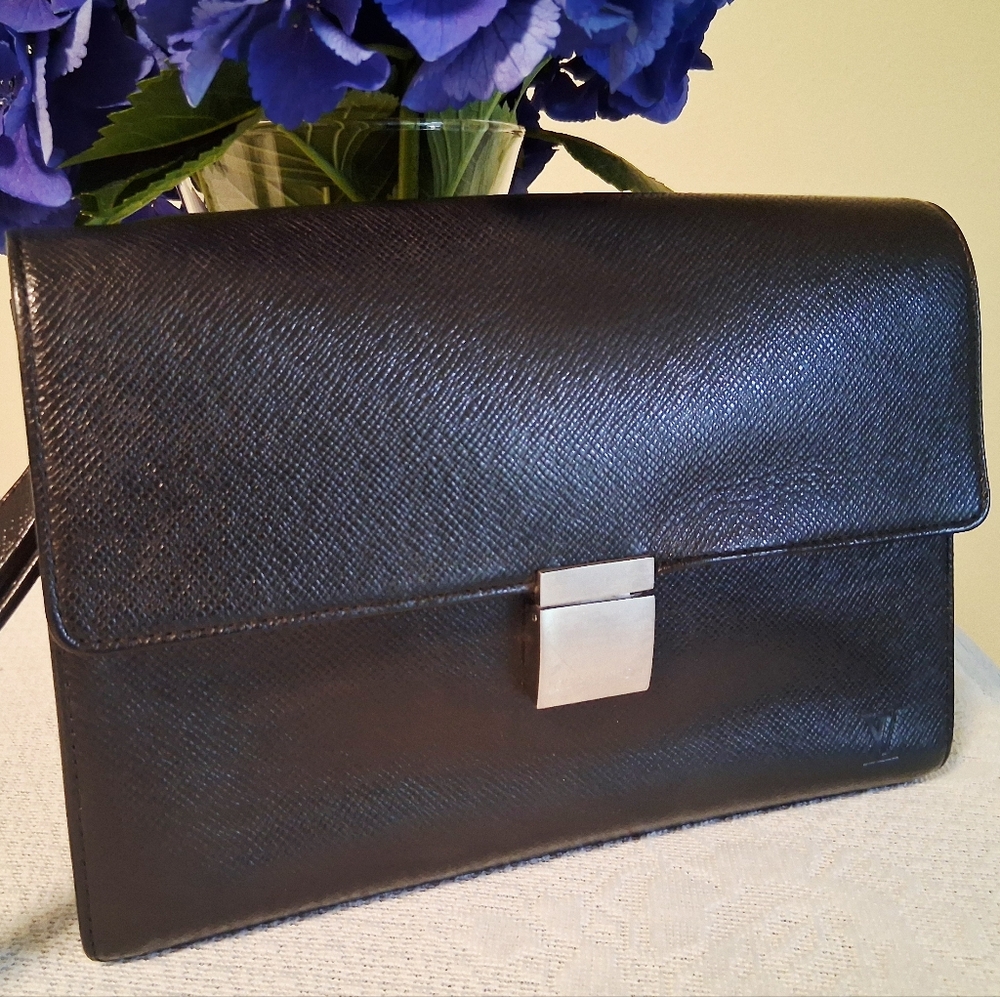 Louis Vuitton Taiga Leather Selenga Wristlet Clutch W Silver Hardwear